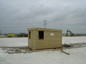 Klein tuinhuisje van hout