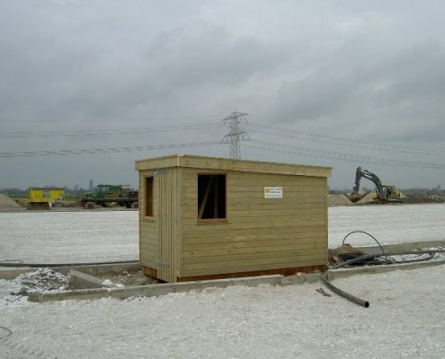 Klein tuinhuisje van hout