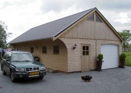 Ruimteschip Auto schakelaar Houten schuur - Houtbouw Hiemstra Twijzel - Houten schuur kopen?