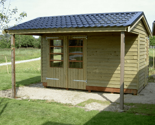 tuinhuis met overkapping van hout