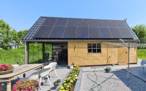 Houten garage met berging en tuinkamer