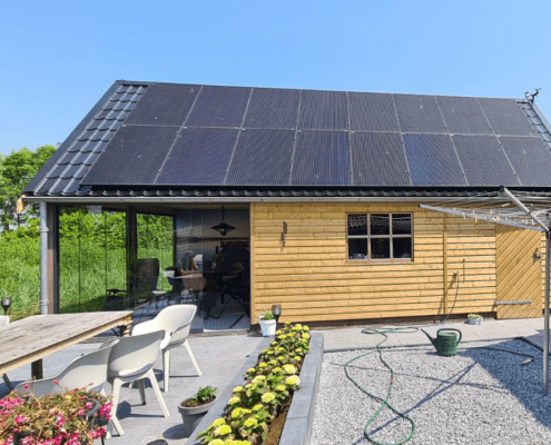 Houten garage met berging en tuinkamer