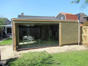 aanbouw verblijfsruimte aan woning