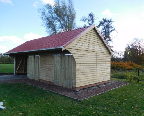 Berging met overkapping en luifel (HS-20) in Kollumerzwaag