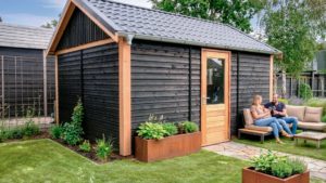 Houten berging plaatsen